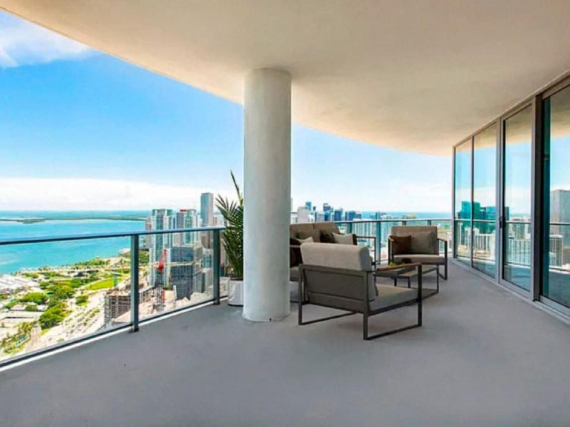 Penthouse With Panoramic Views In Downtown