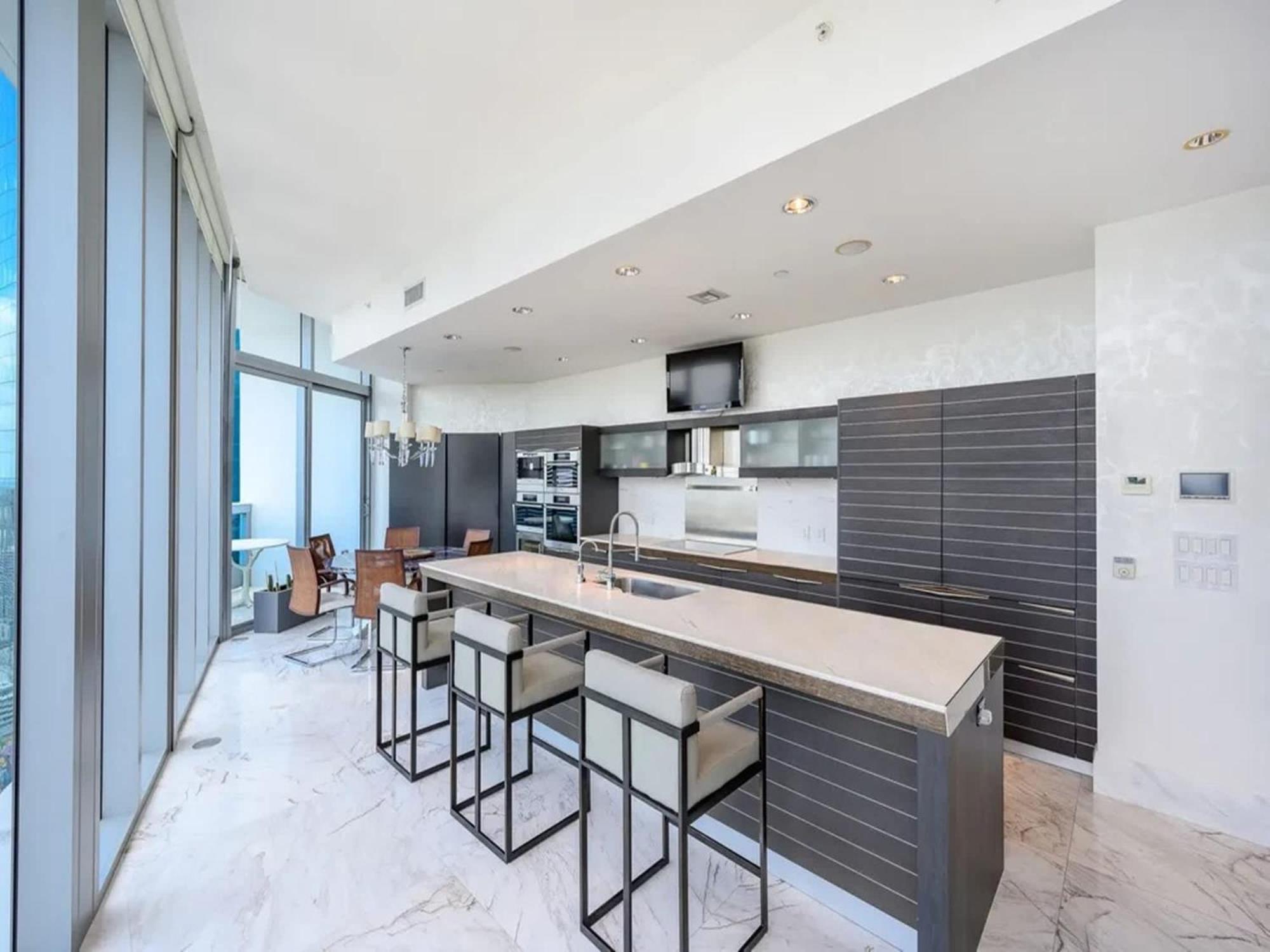 Penthouse With Bay Views In Downtown * Miami