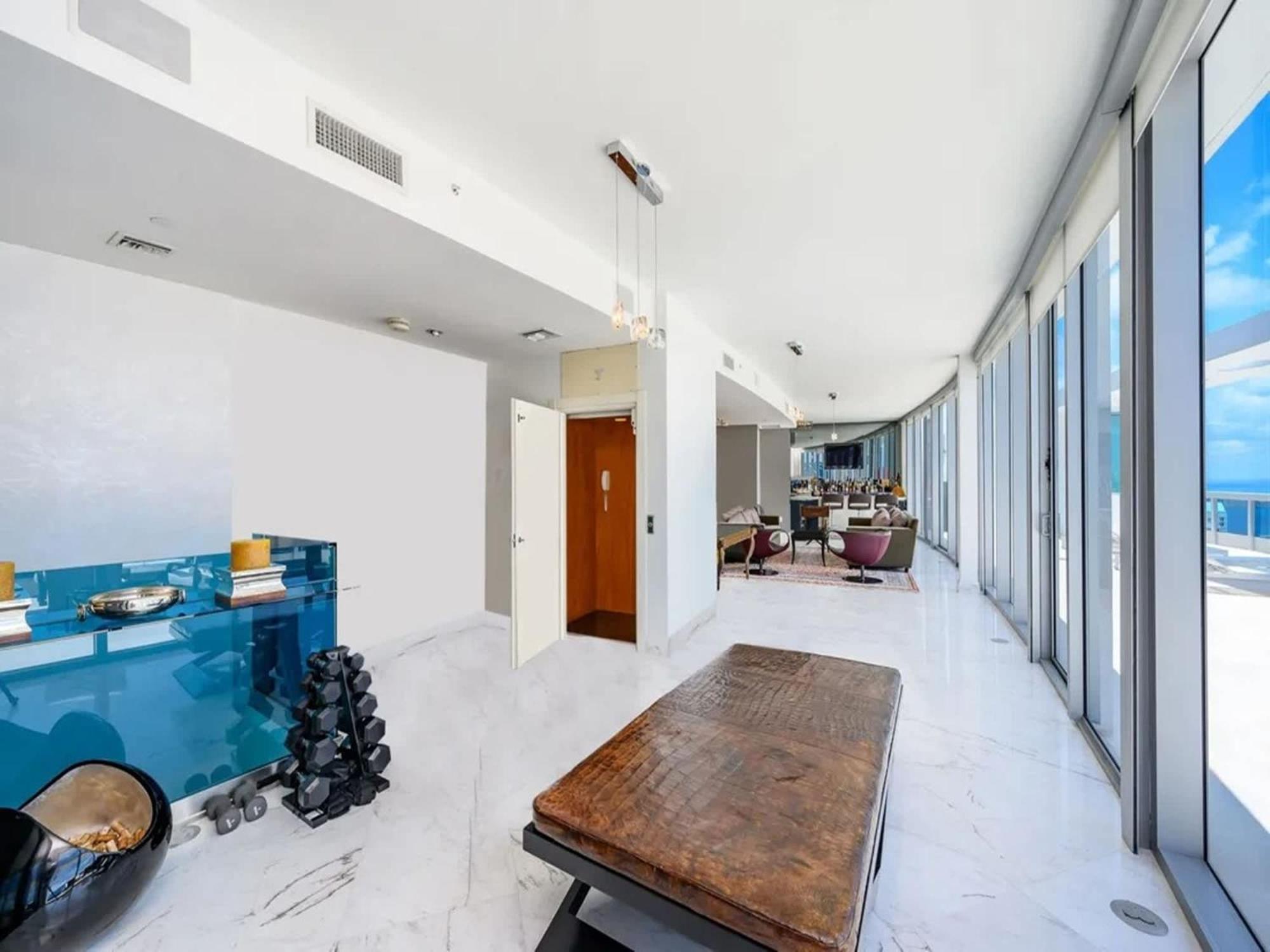 Appartement Penthouse With Bay Views In Downtown *