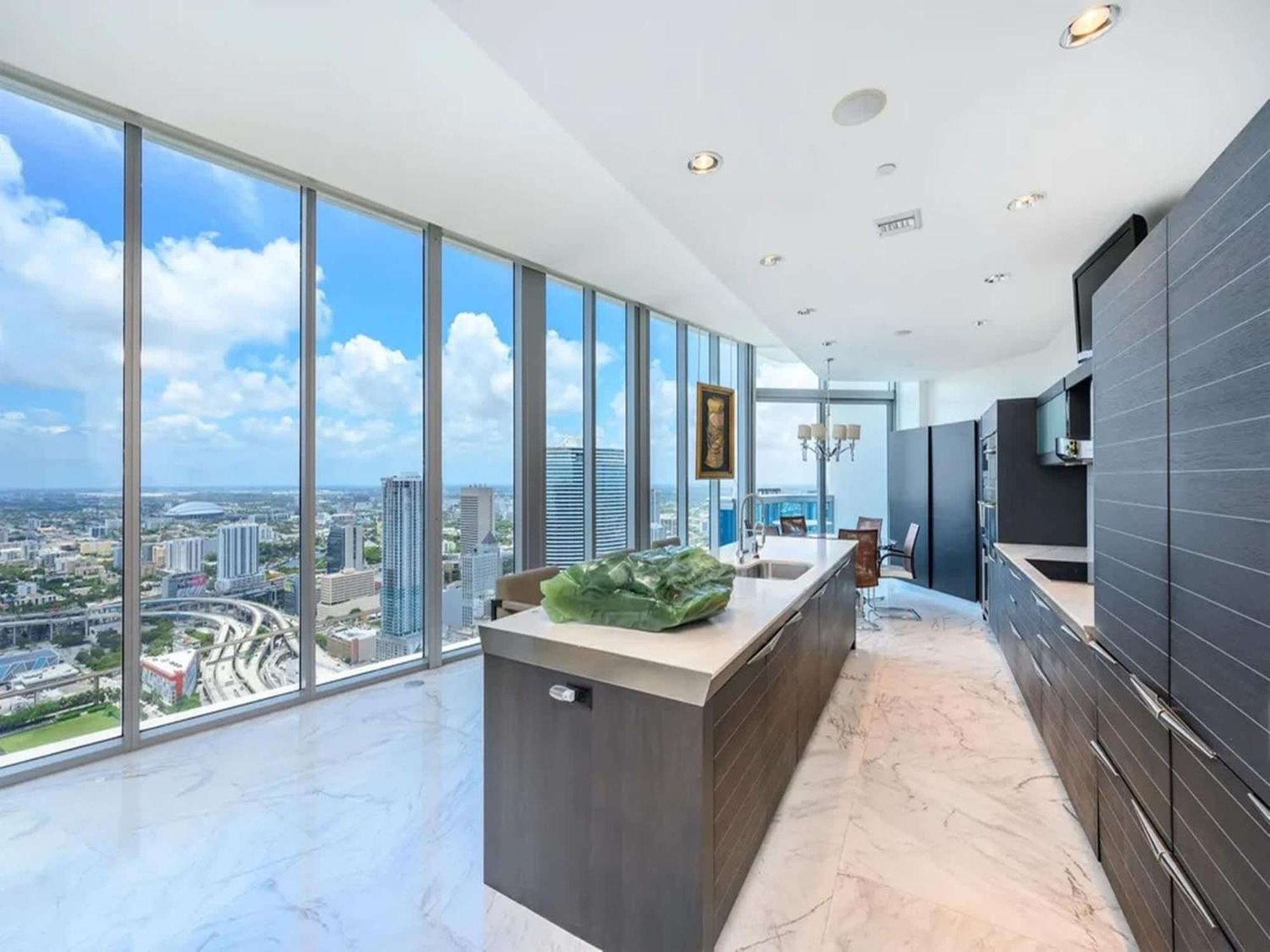 Penthouse With Bay Views In Downtown * Miami