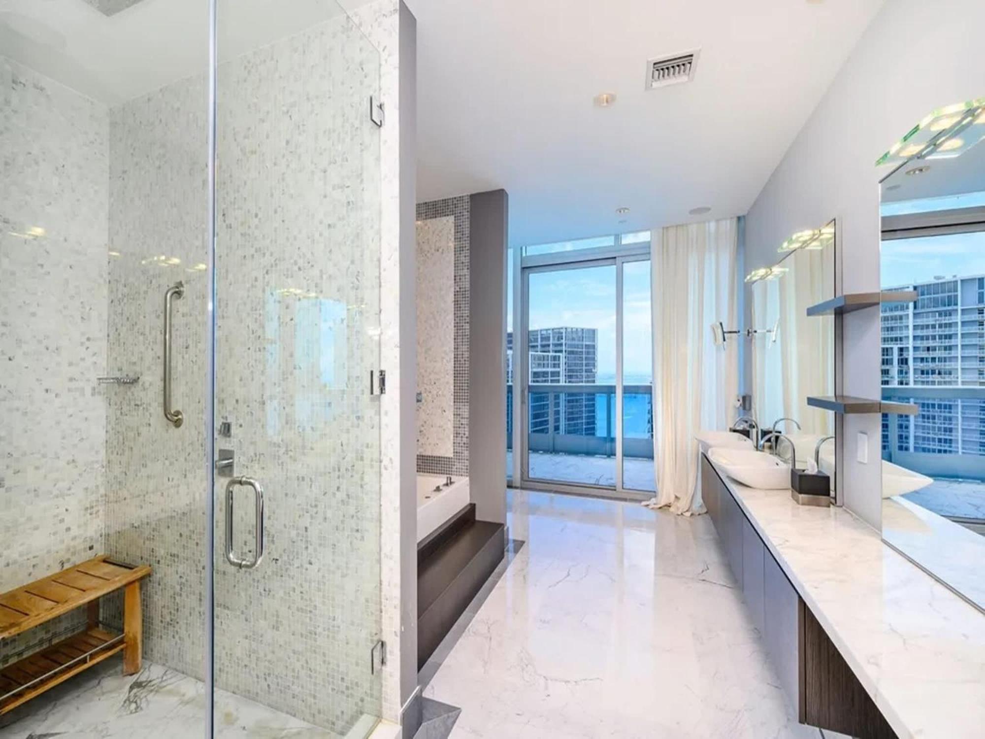 Penthouse With Bay Views In Downtown * Miami