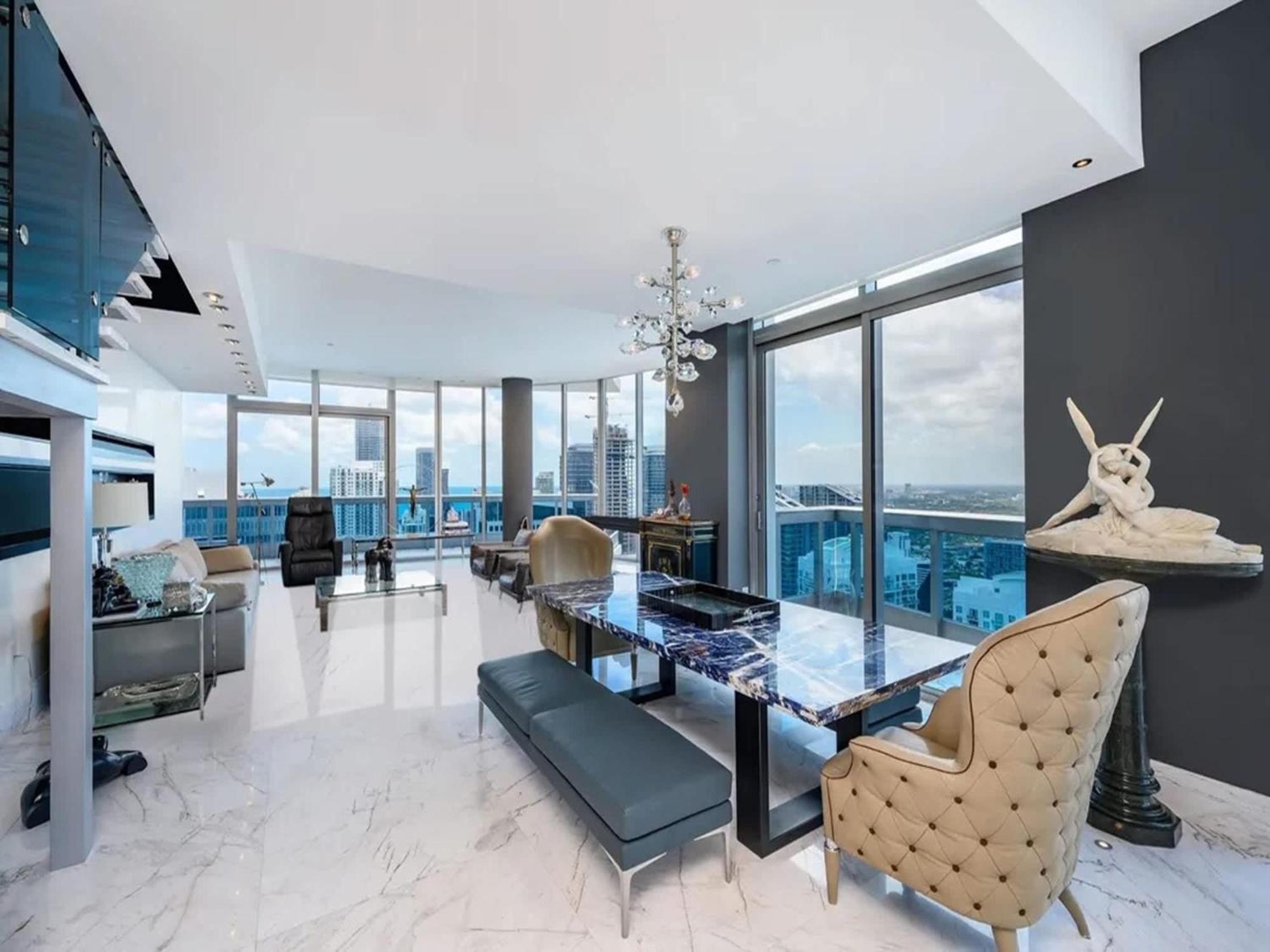 Appartement Penthouse With Bay Views In Downtown *