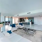 Penthouse With Panoramic Views In Downtown Miami