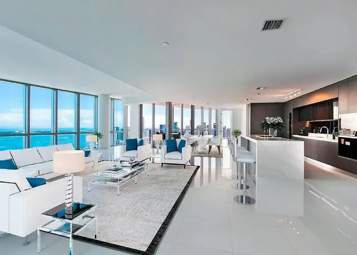 Penthouse With Panoramic Views In Downtown Miami