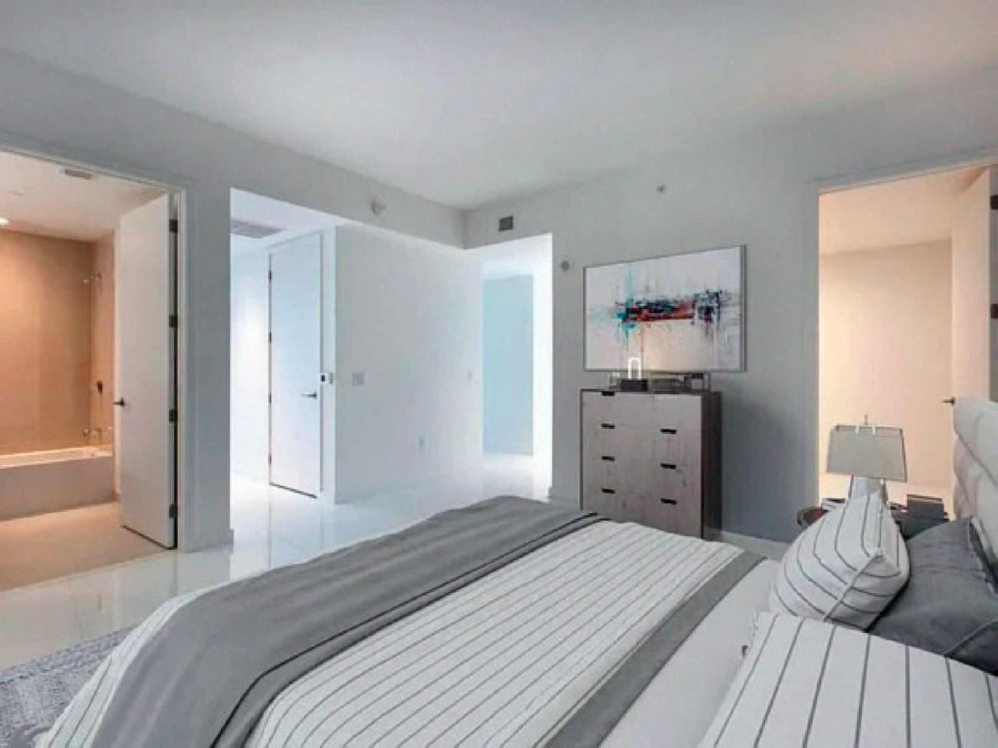Penthouse With Panoramic Views In Downtown Apartment *