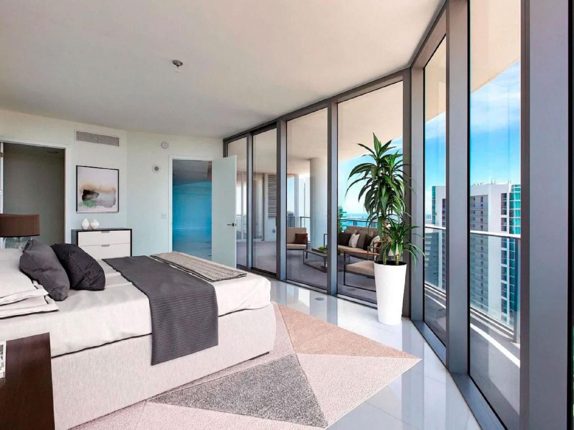 Penthouse With Panoramic Views In Downtown Apartment
